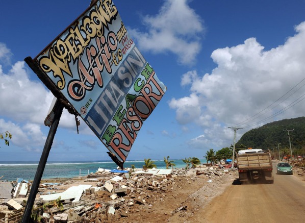 The Litia Sini Beach Resort lies in ruins in the tsunami devastated village of Lalomanu in Samoa on October 5, 2009 AFP PHOTO 